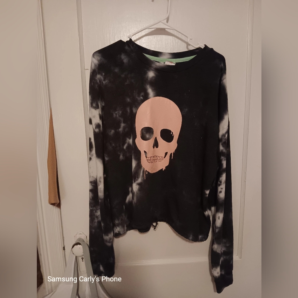 Black and White Tie-Dye Skull Sweatshirt